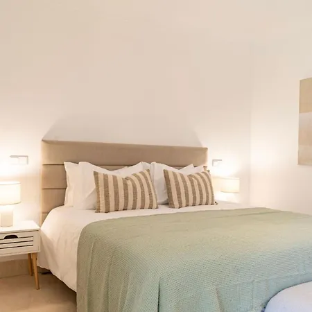 Daire Frontline Marina Living 3-bed Waterfront Retreat Sotogrande